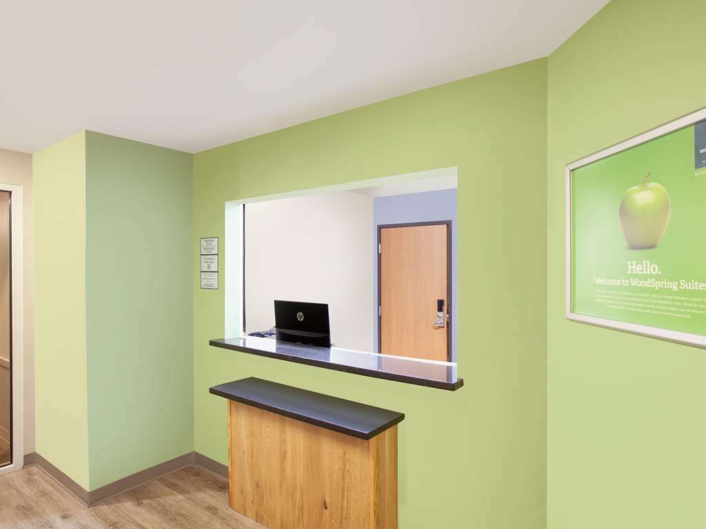 Woodspring Suites Pharr Dalaman gambar